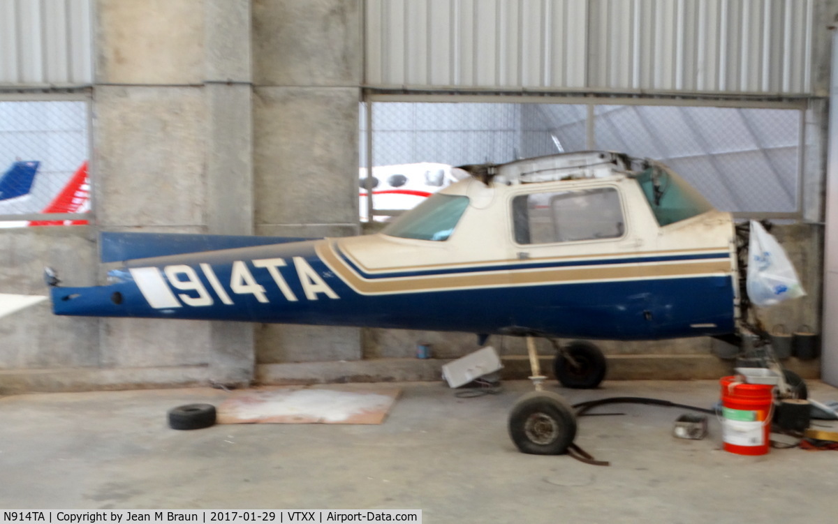 N914TA, 1981 Cessna 152 C/N 15285475, wfu - used for spare parts