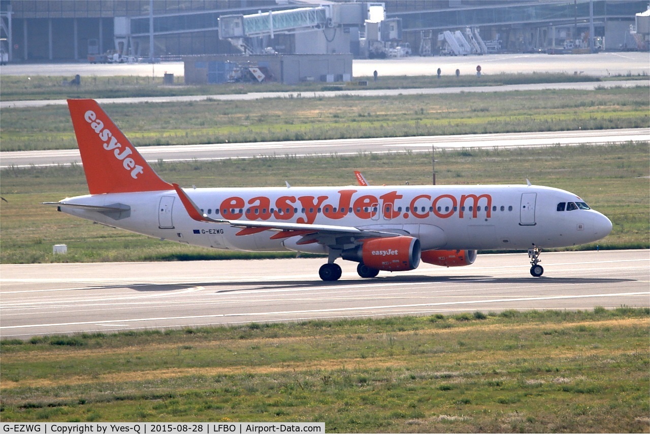 G-EZWG, 2012 Airbus A320-214 C/N 5318, Airbus A320-214, Lining up rwy 14R, Toulouse-Blagnac Airport (LFBO-TLS)