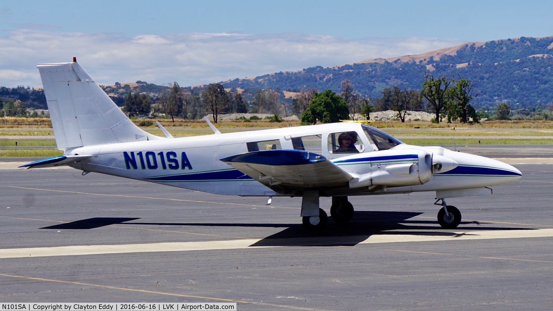 N101SA, 1973 Piper PA-34-200 Seneca C/N 34-7350012, Livermore Airport 2016