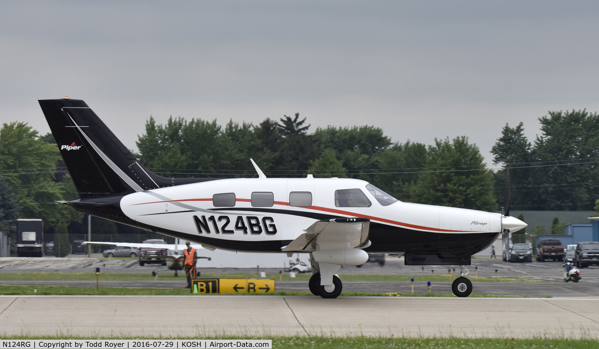 N124RG, 1981 Cessna T210N Turbo Centurion C/N 21064631, Airventure 2016