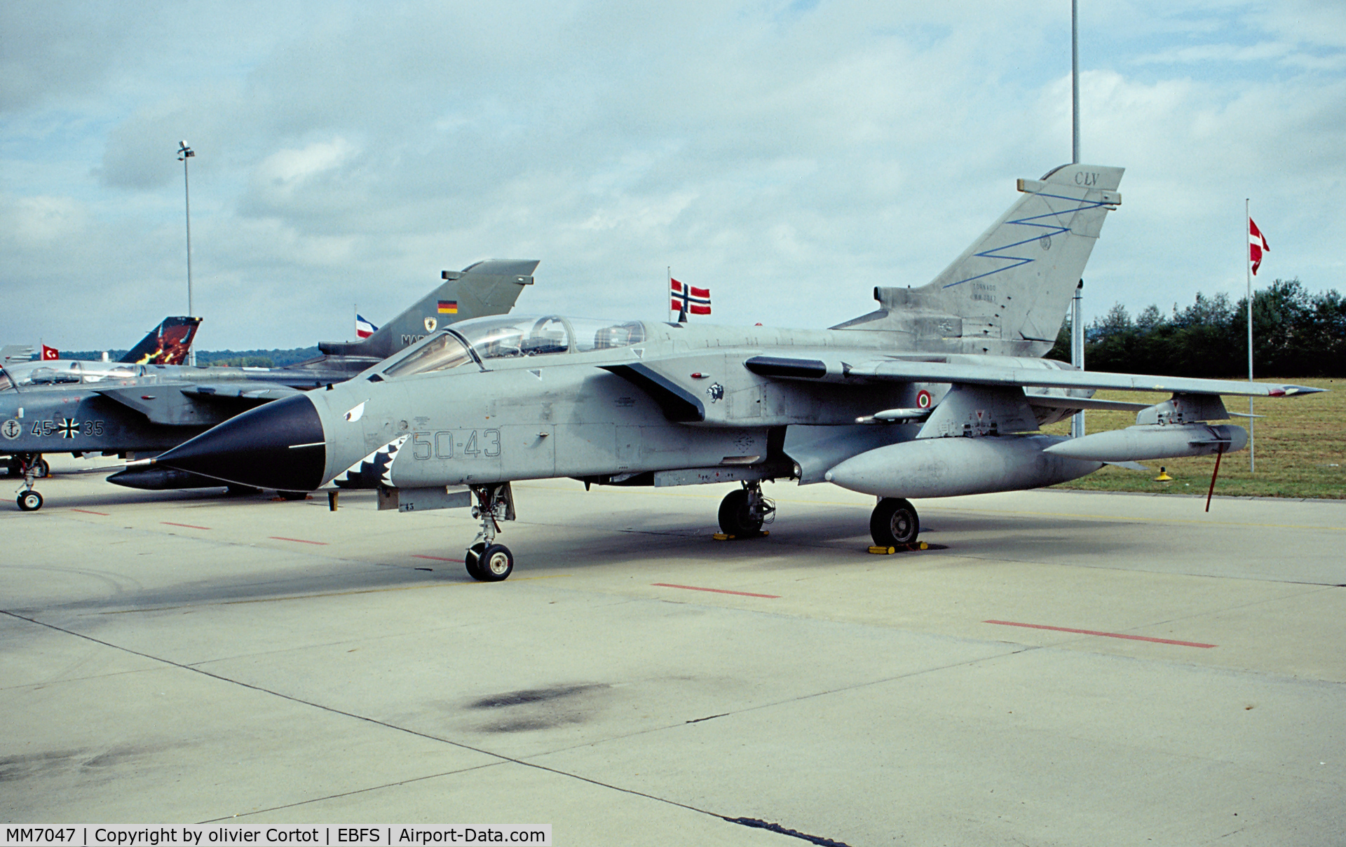 MM7047, Panavia Tornado ECR C/N 392/ECR../5056, Florennes airshow 2001