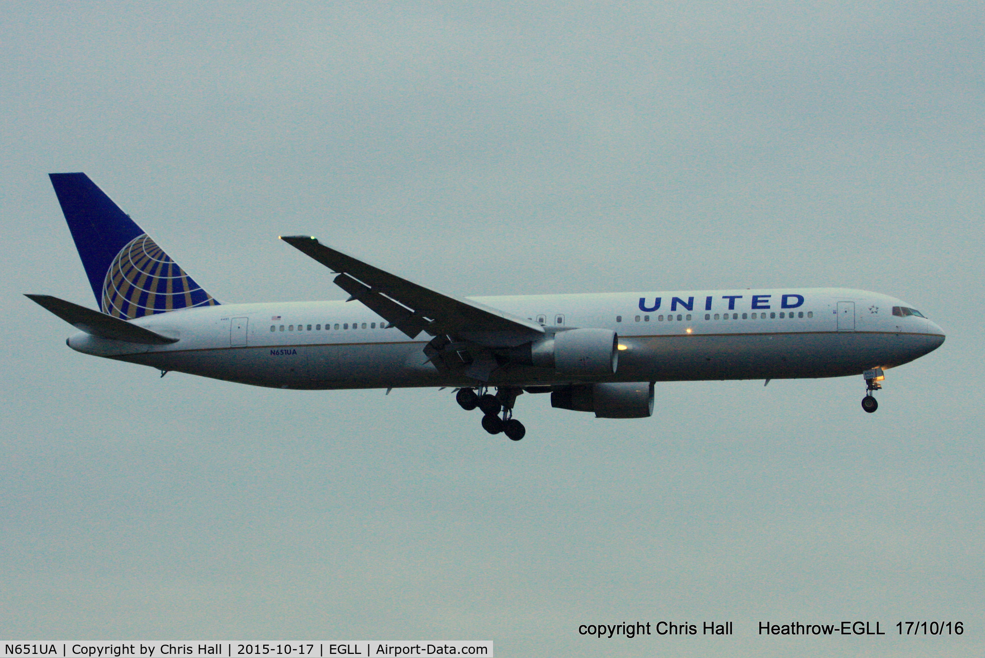 N651UA, 1992 Boeing 767-322 C/N 25389, United