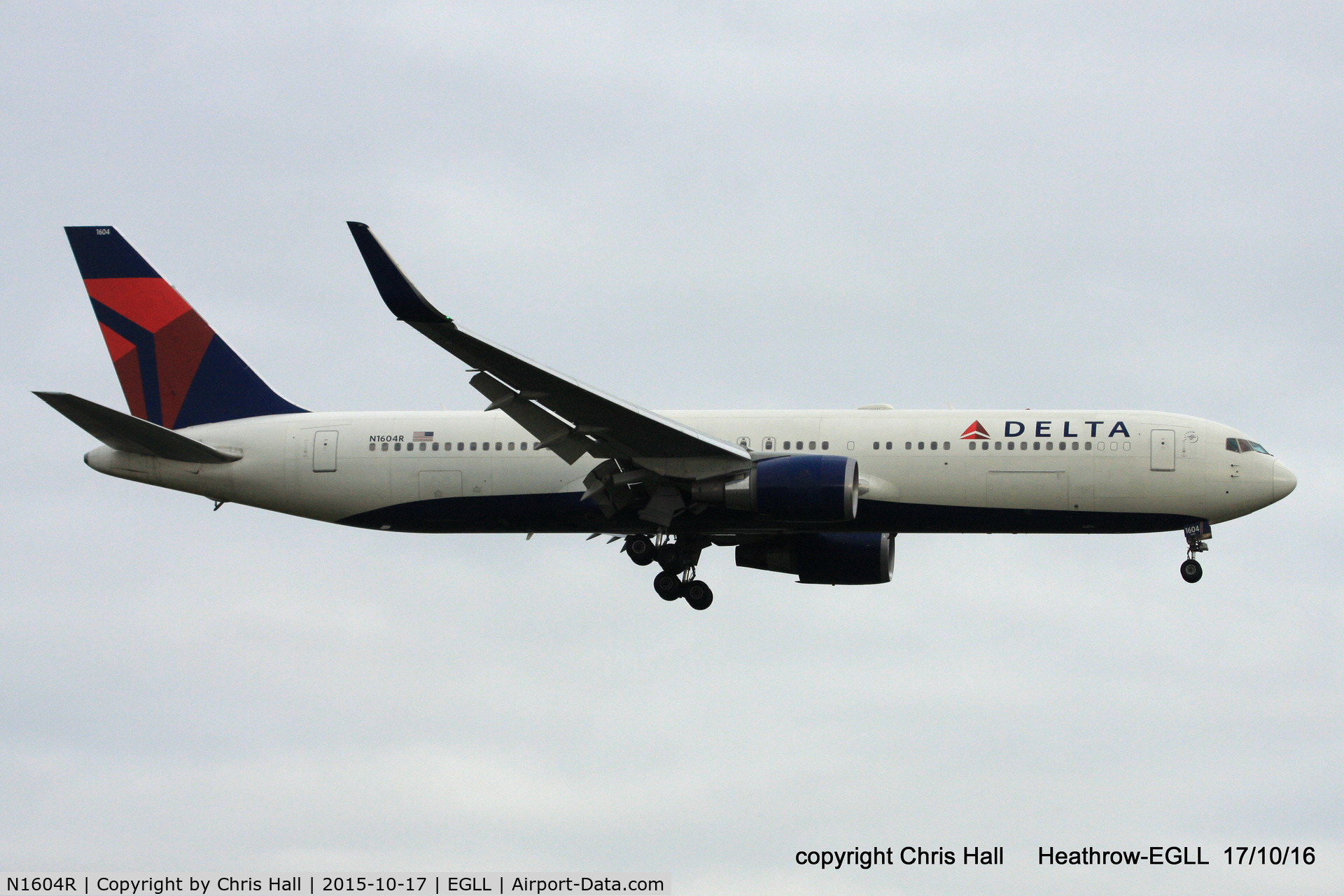 N1604R, 1999 Boeing 767-332 C/N 30180, Delta