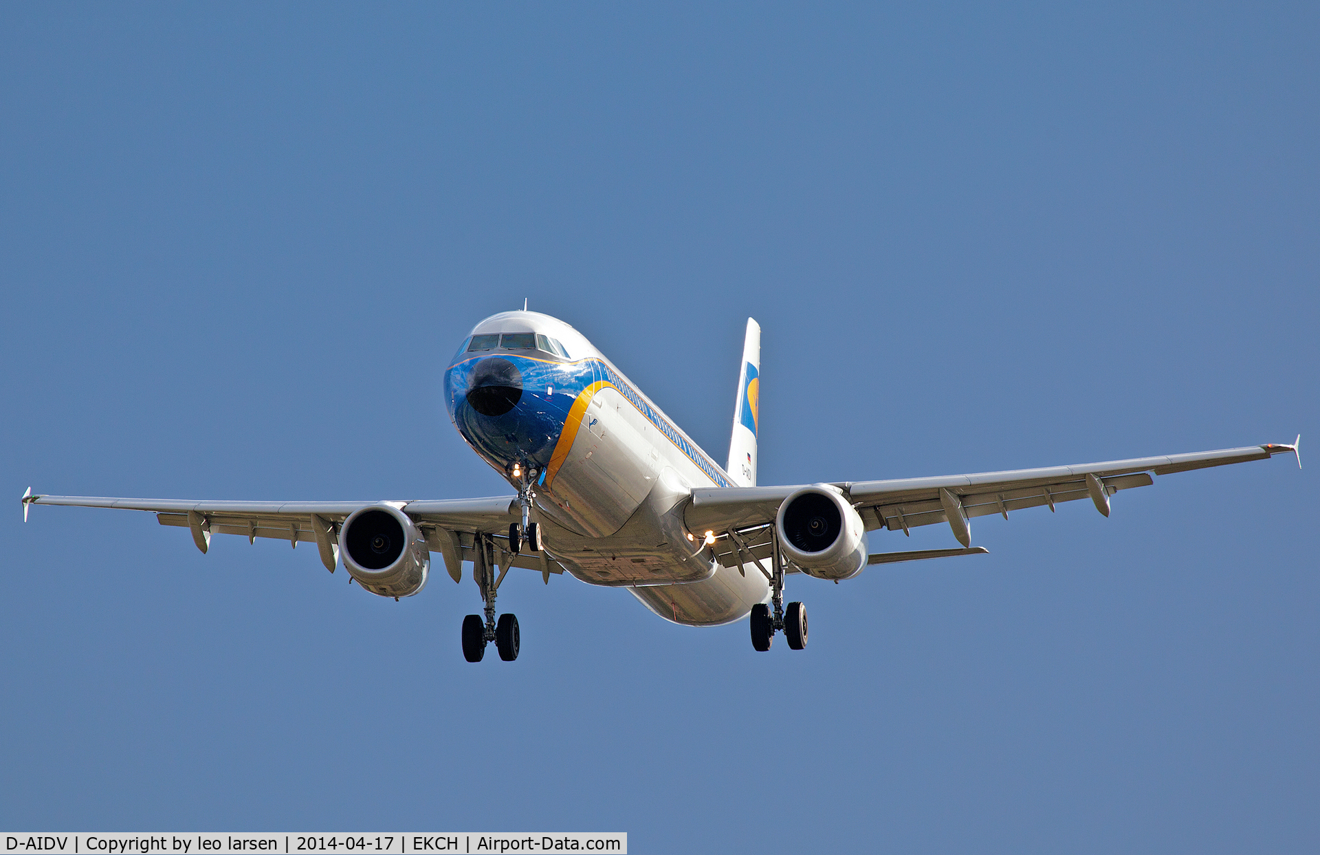 D-AIDV, 2012 Airbus A321-231 C/N 5413, Copenhagen 17.4.2015 landing R-30