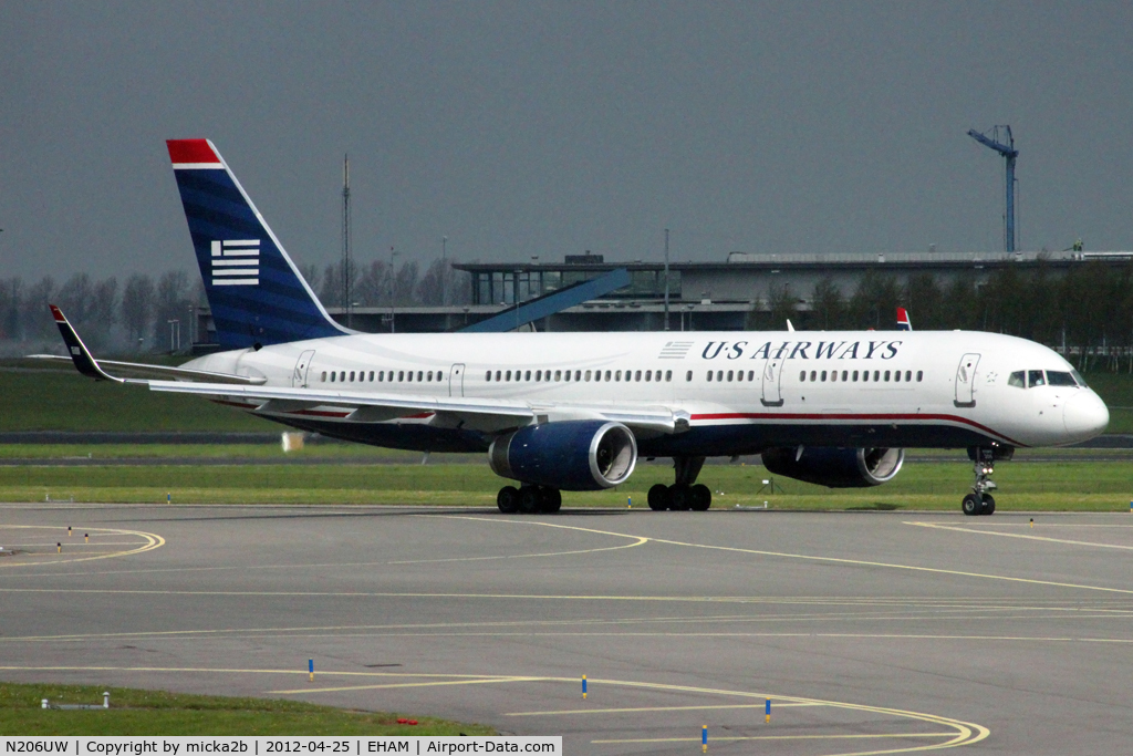 N206UW, 1995 Boeing 757-2B7 C/N 27808, Taxiing