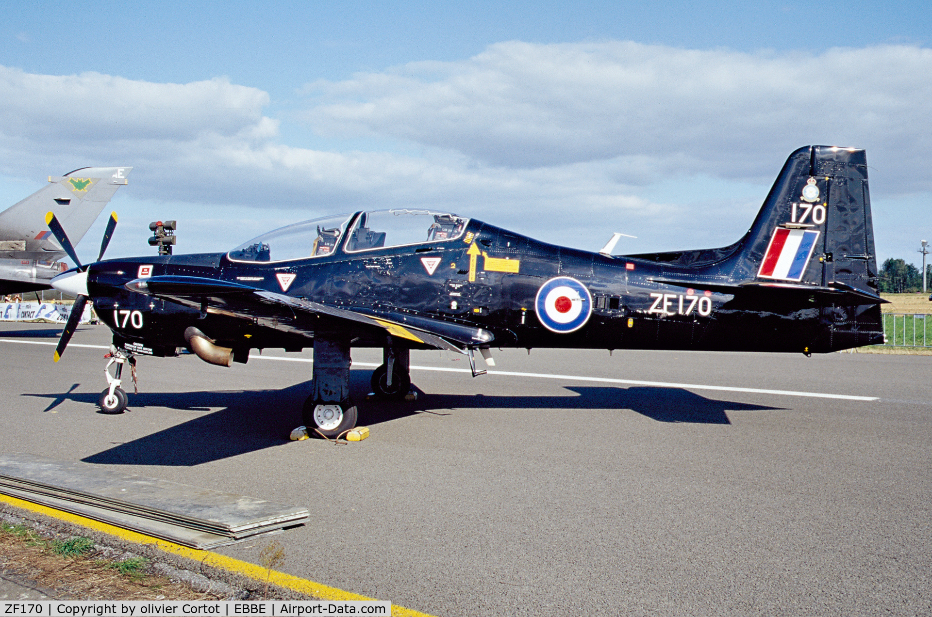 ZF170, 1989 Short S-312 Tucano T1 C/N S022/T22, Beauvechain airshow 2002