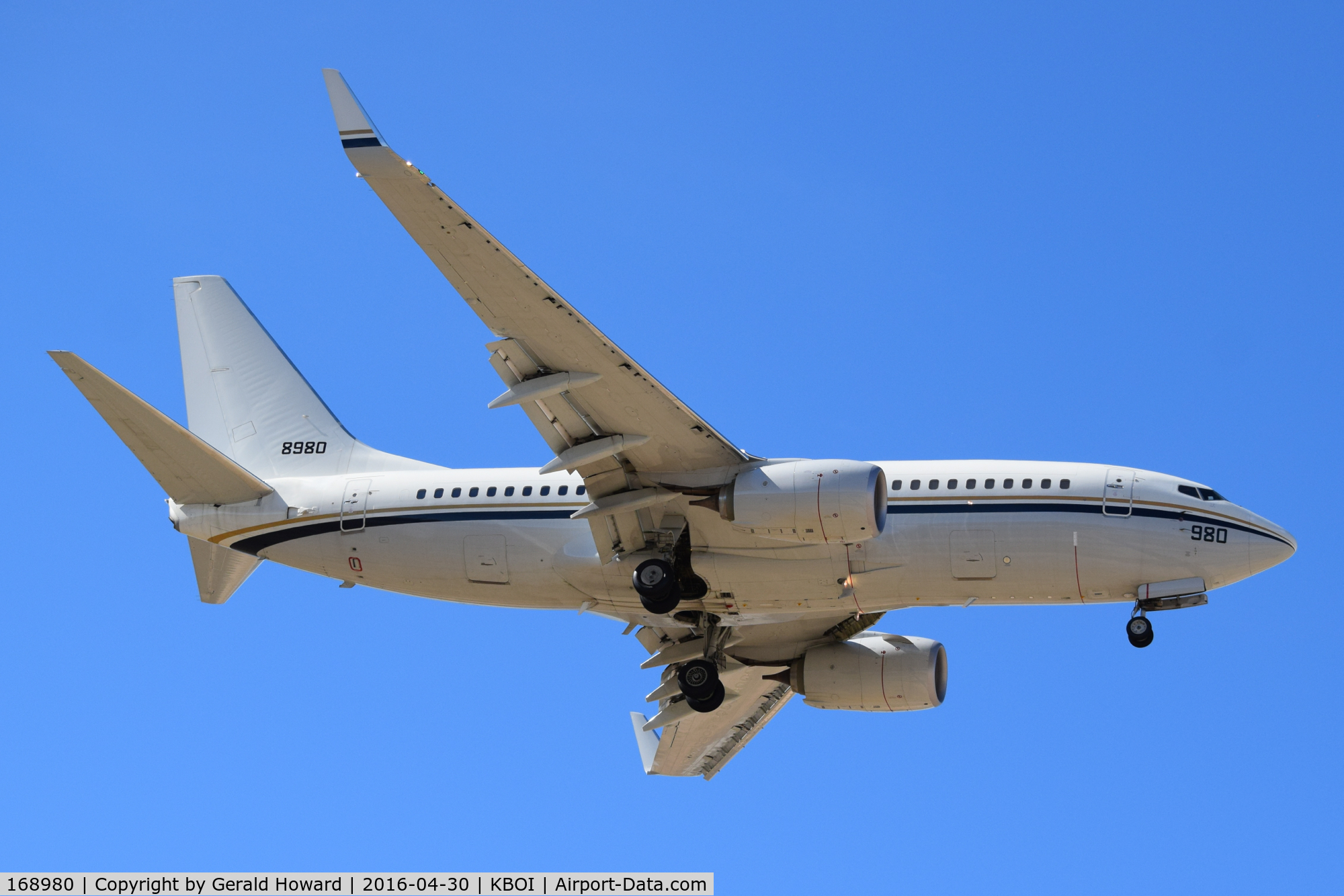 168980, 2014 Boeing C-40A Clipper C/N 43827, Landing RWY 28L. VR-59 “The Lone Star Express”, NAS JRB Fort Worth, TX.