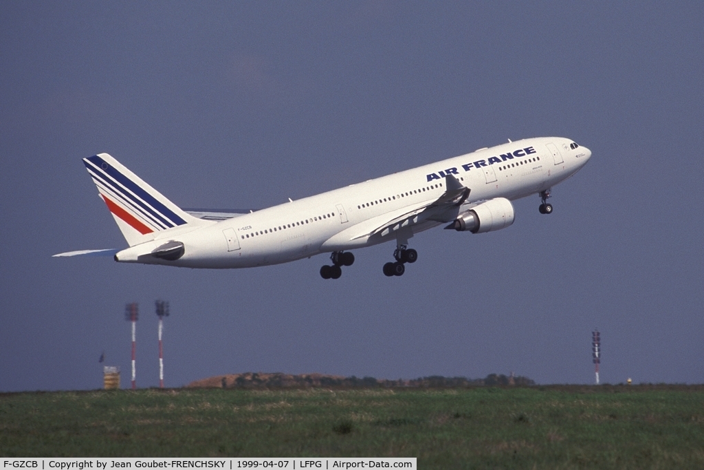 F-GZCB, 2001 Airbus A330-203 C/N 443, Air France take off