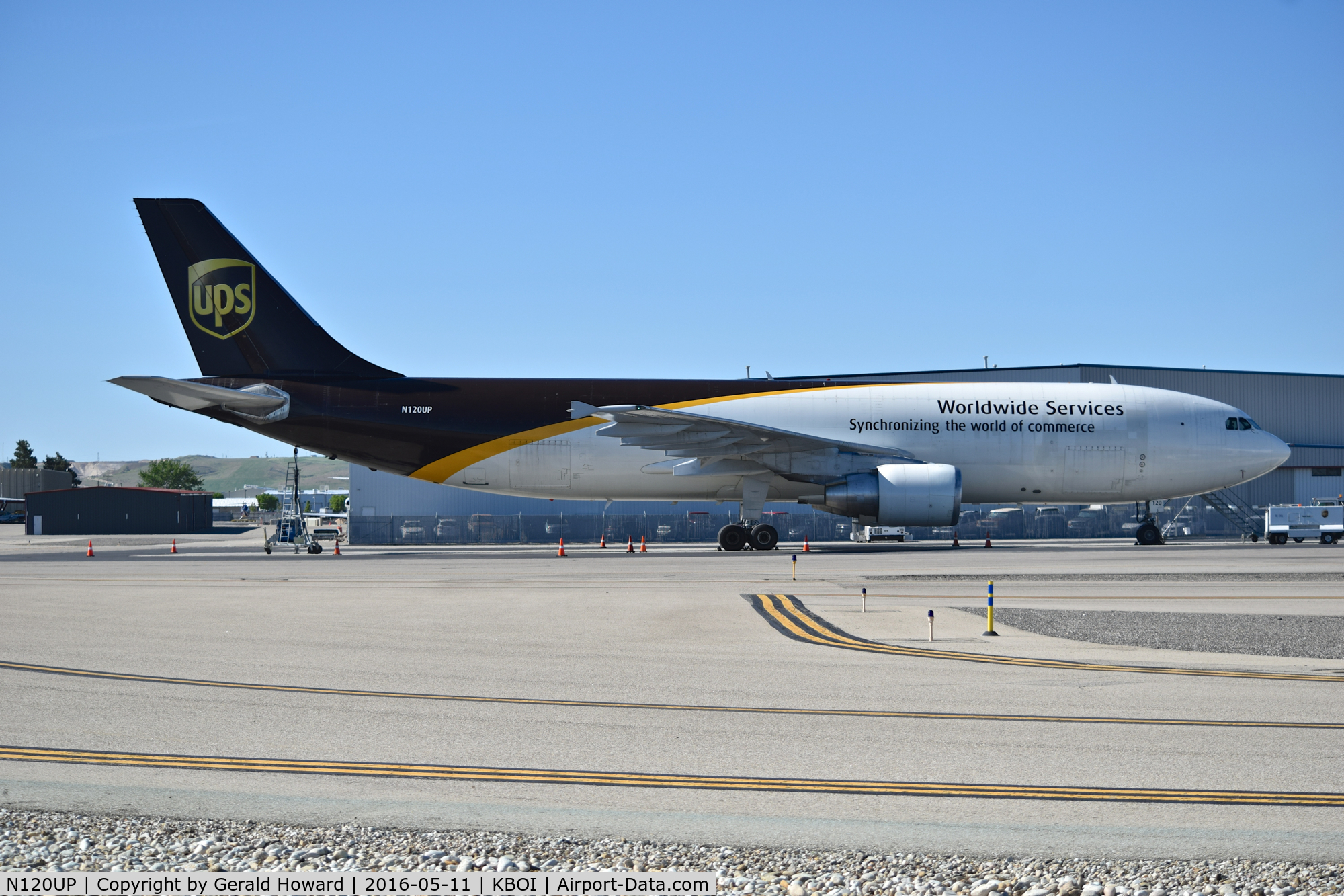 N120UP, 2000 Airbus A300F4-622R C/N 0805, Parked on UPS ramp.