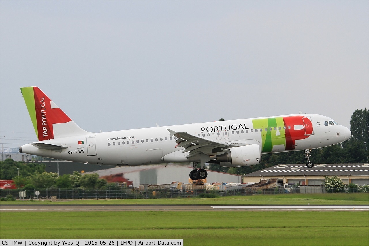 CS-TMW, 2001 Airbus A320-214 C/N 1667, Airbus A320-214, Landing rwy 06, Paris-Orly airport (LFPO-ORY)