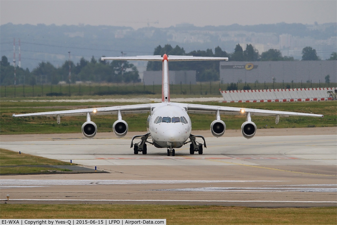 EI-WXA, 1997 British Aerospace Avro 146-RJ85A C/N E2310, British Aerospace RJ85A, Holding point rwy 08, Paris-Orly airport (LFPO-ORY)