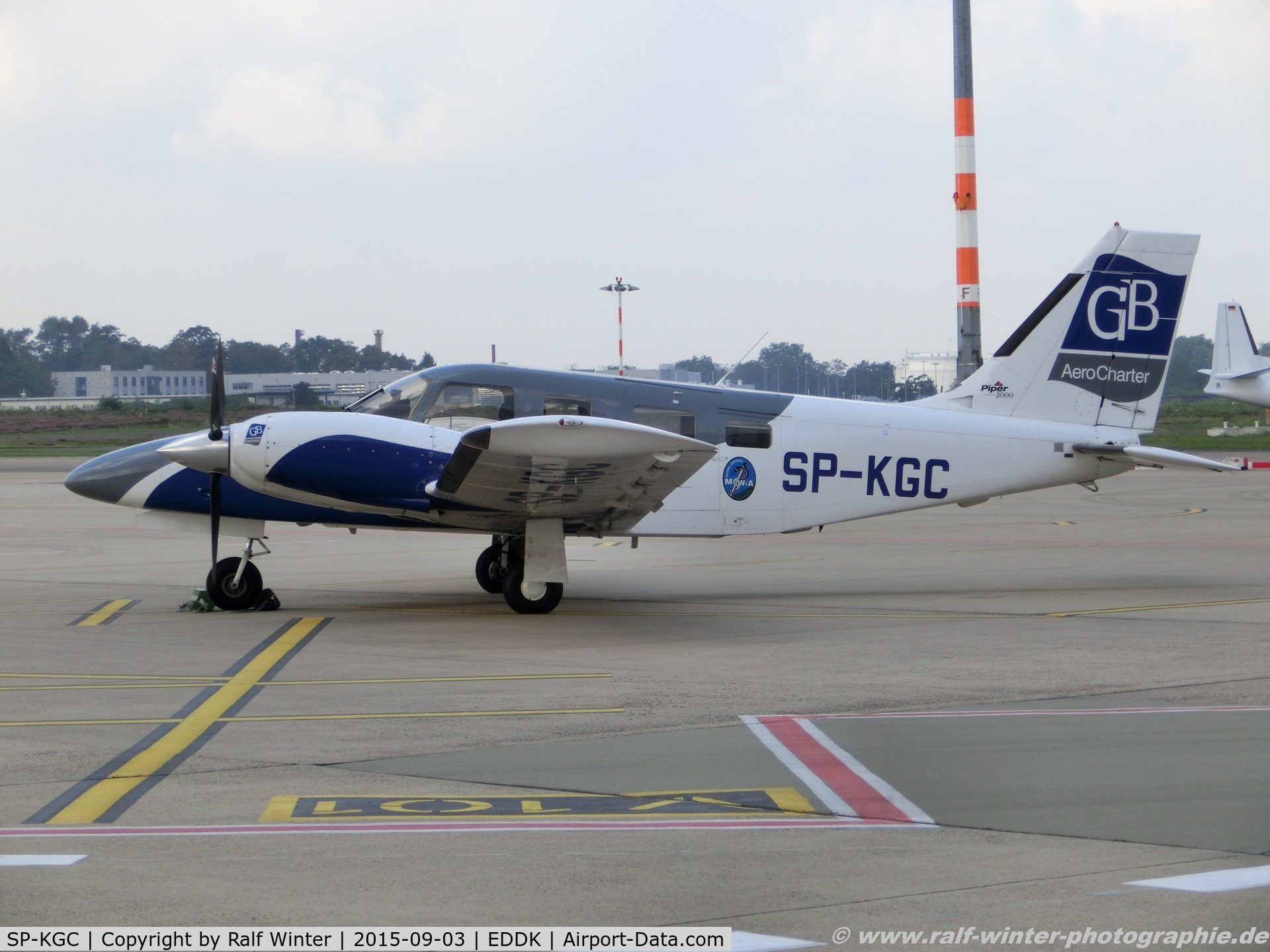 SP-KGC, Piper PA-34-220T Seneca V C/N 34-49194, Piper PA-34-220T Seneca V - GB Aero Charter - 3449194 - SP-KGC - 03.09.2015 - CGN