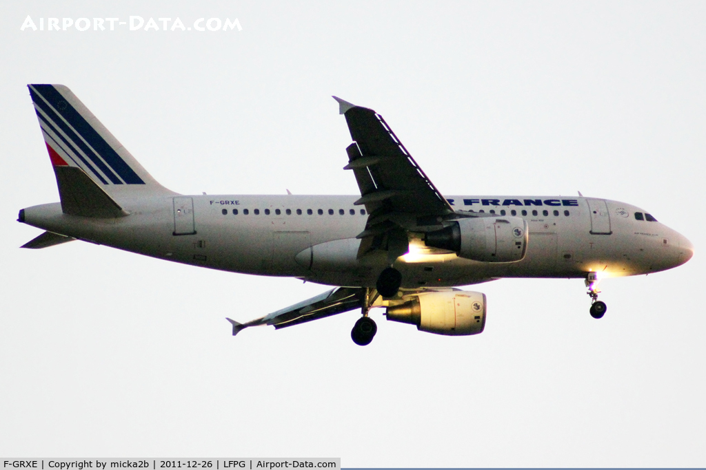 F-GRXE, 2002 Airbus A319-111 C/N 1733, Landing. Scrapped in may 2022.