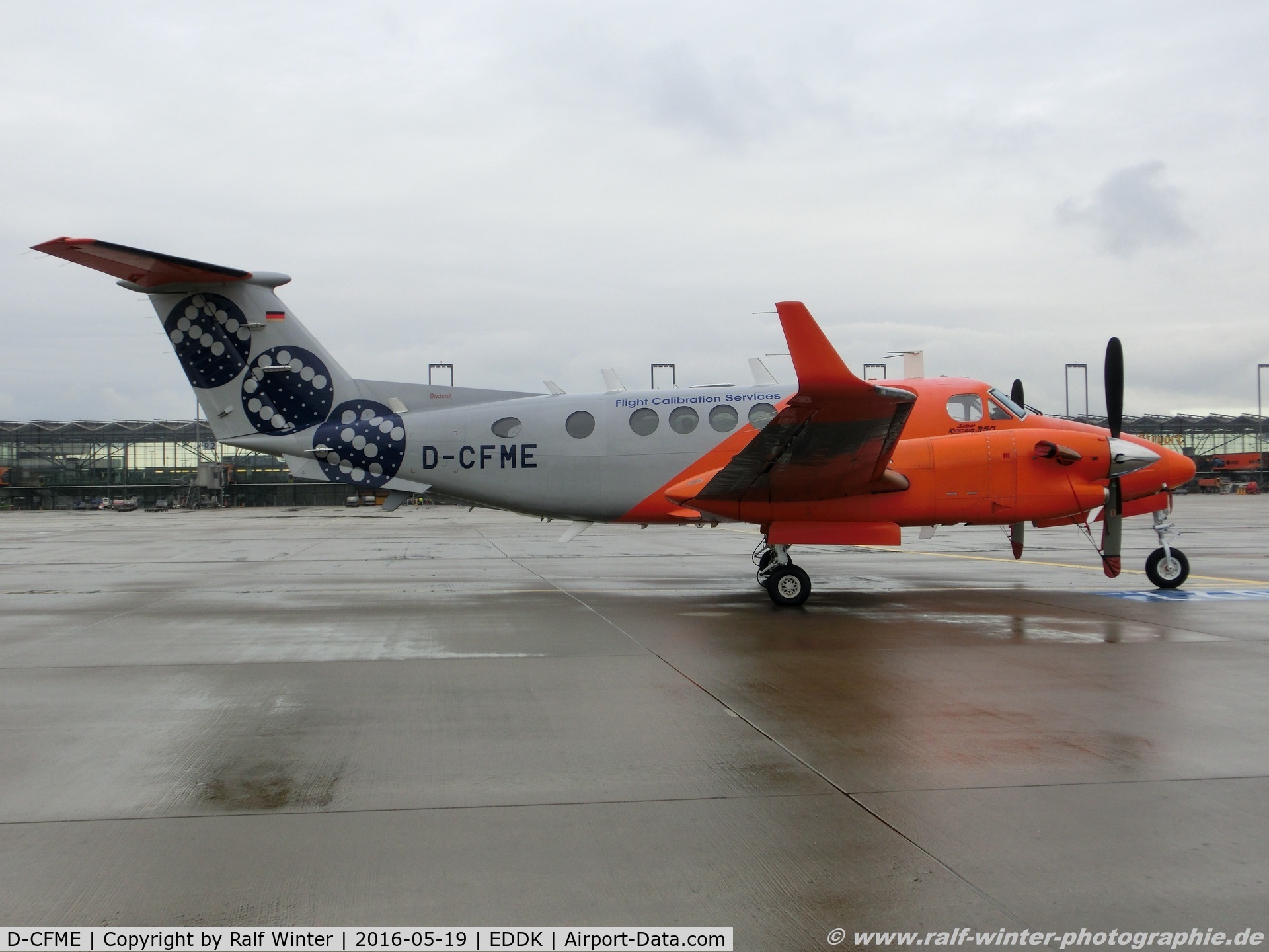 D-CFME, 2009 Hawker Beechcraft 350 King Air (B300) C/N FL-627, Beech 300 Super King Air 350 - FCS Flight Calibration Service - FL-627 - D-CFME - 19.05.2016 - CGN