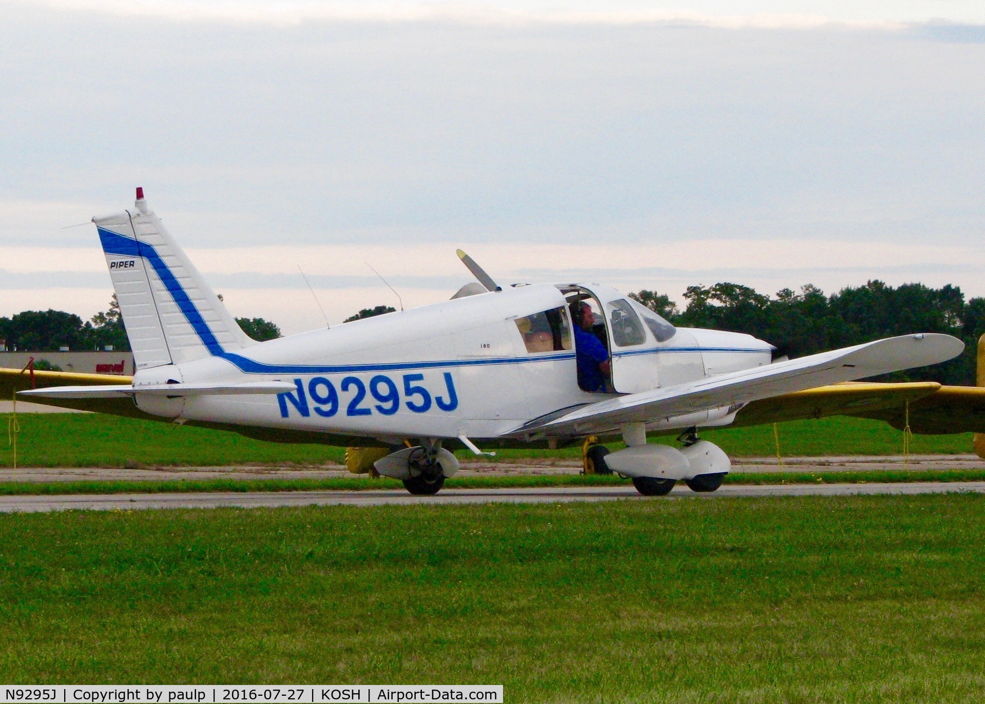 N9295J, Piper PA-28-180 C/N 28-3385, At Oshkosh.