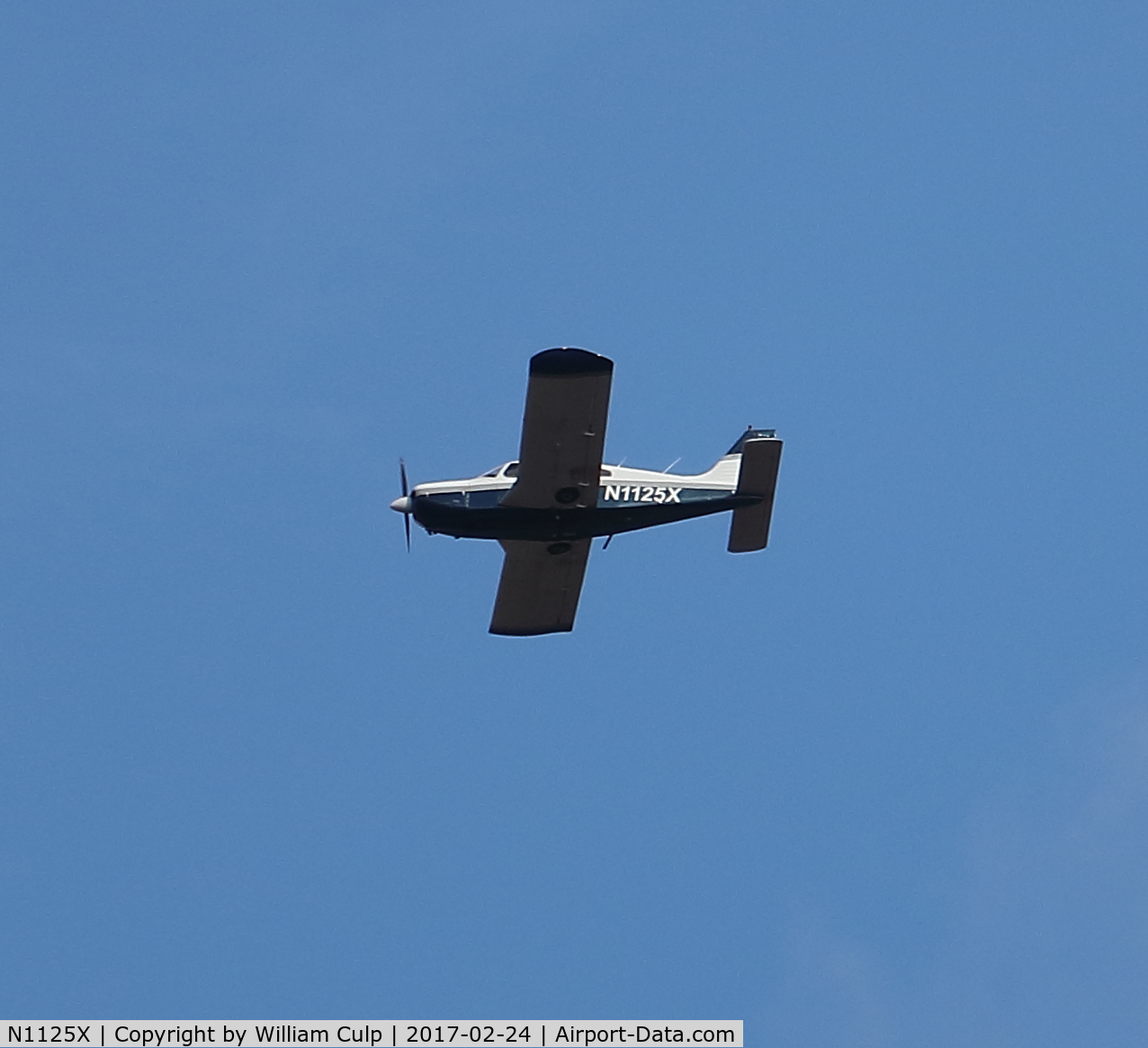 N1125X, 1975 Piper PA-28R-200 Cherokee Arrow C/N 28R-7535251, Seen flying over Peace Valley Park, Bucks County Pa.