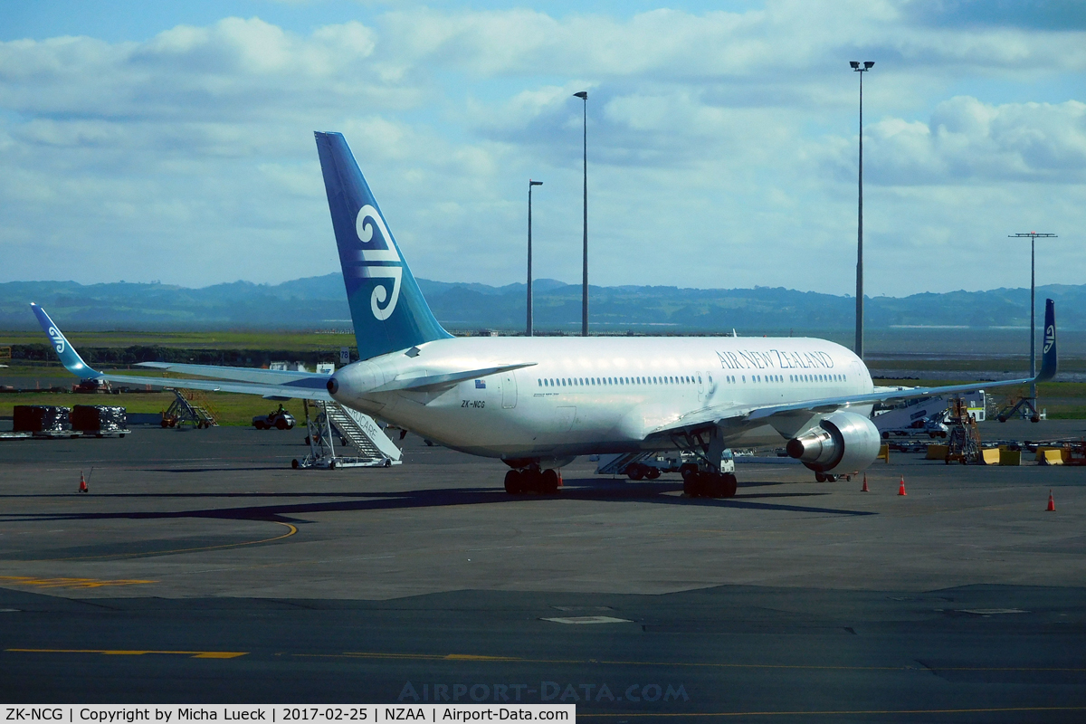 ZK-NCG, 1993 Boeing 767-319 C/N 26912, Less than a month left before NZ retires its last 2 B763s. Due to the 2-3-2 configuration in Y my favourite aircraft in NZ's fleet. Sad to see her go :(