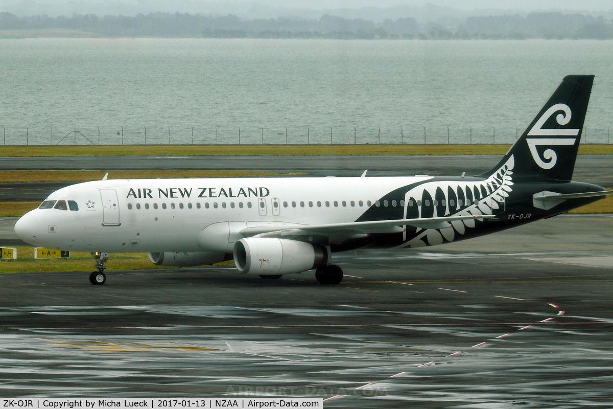 ZK-OJR, 2011 Airbus A320-232 C/N 4884, At Auckland