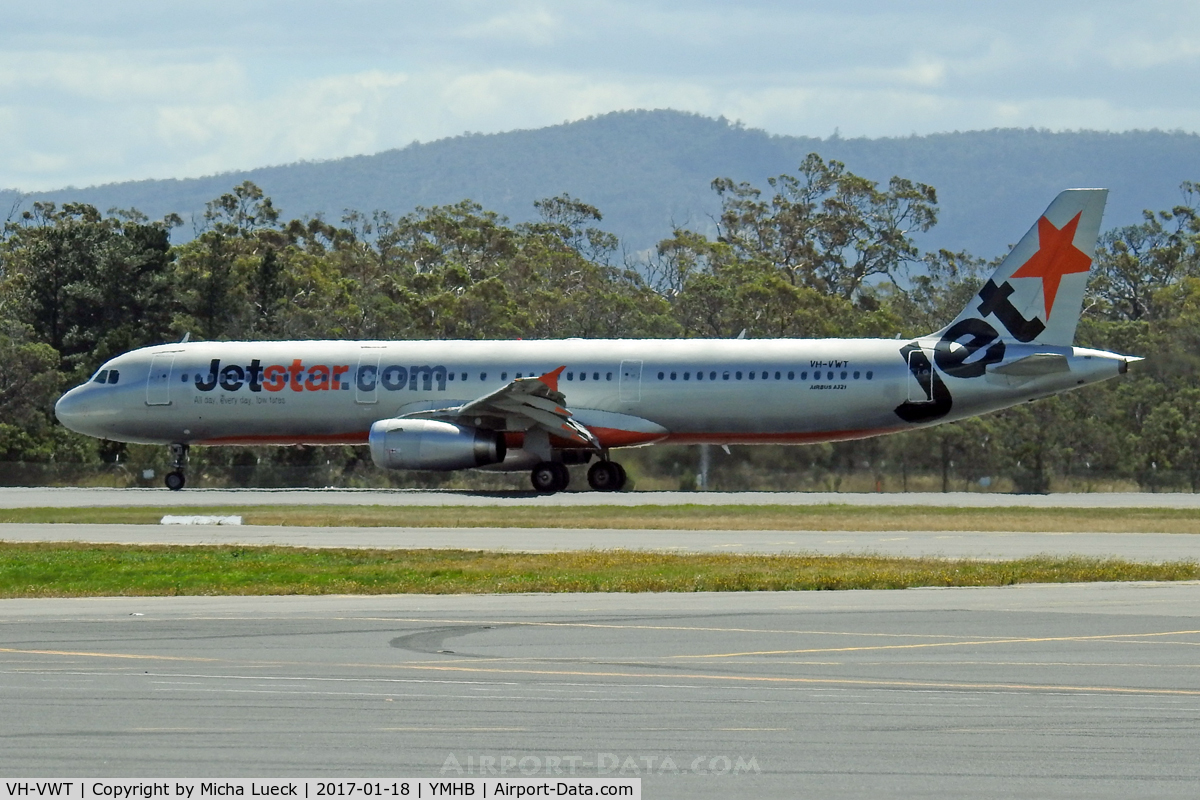VH-VWT, Airbus A321-231 C/N 3717, At Hobart