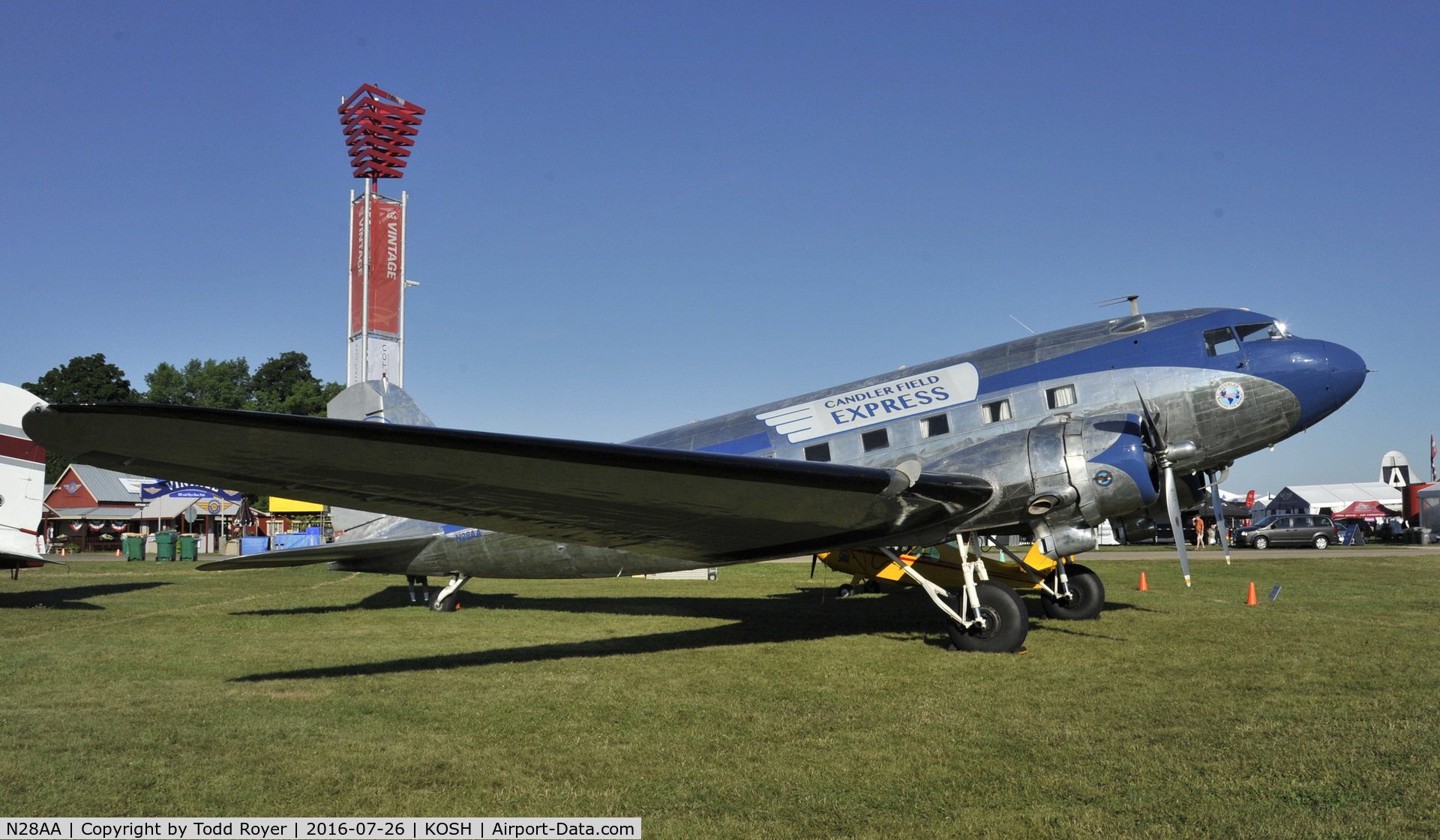 N28AA, 1940 Douglas DC-3A C/N 2239, Airventure 2016