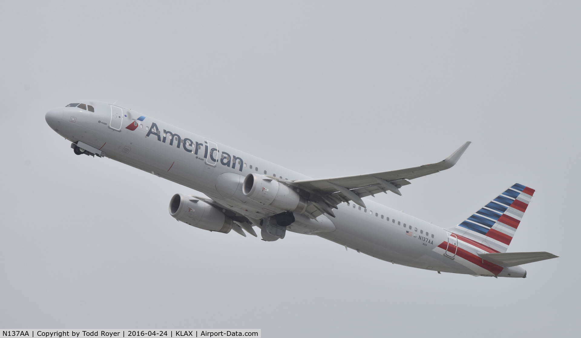 N137AA, 2015 Airbus A321-231 C/N 6647, Departing LAX