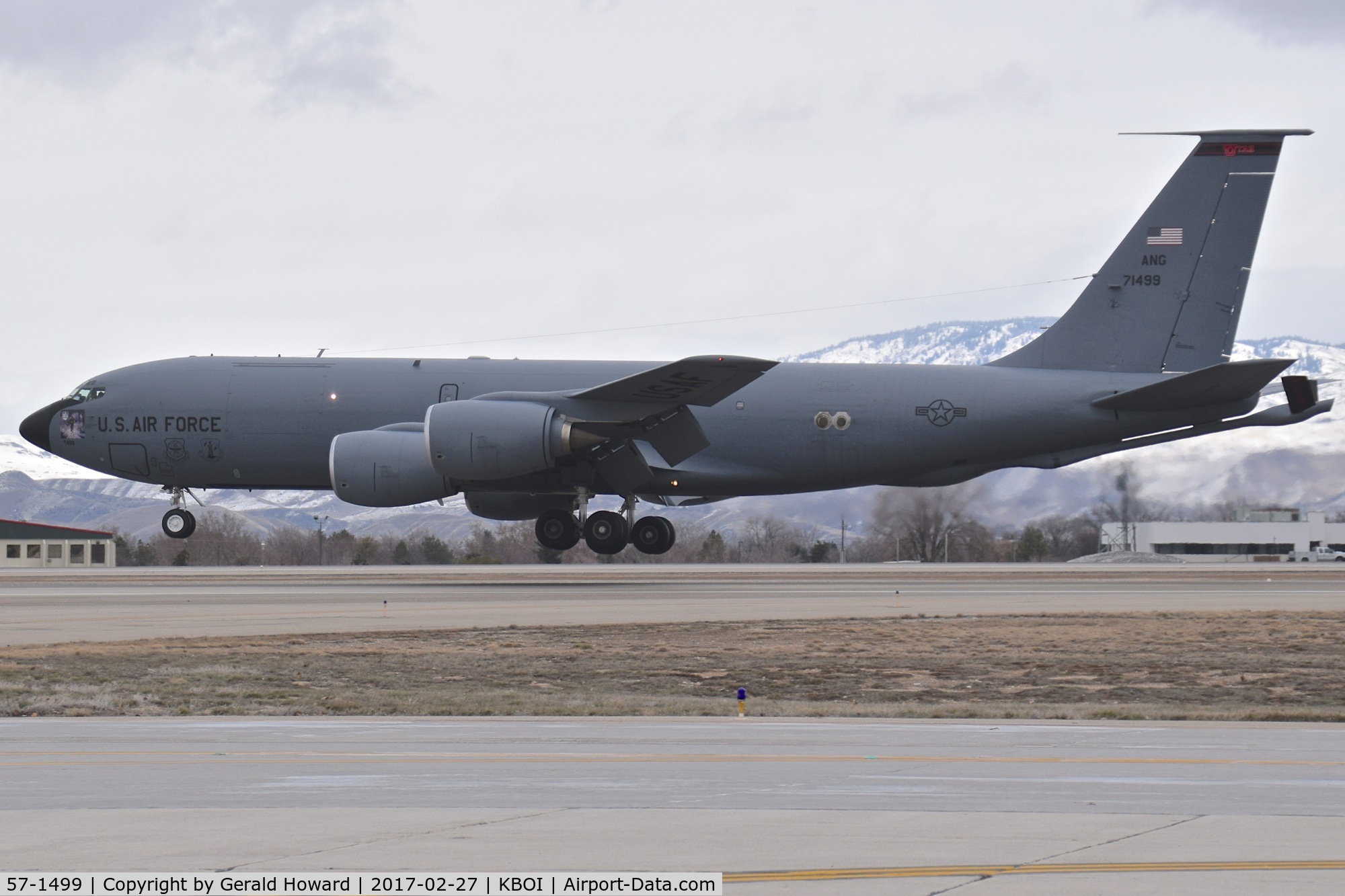 57-1499, 1957 Boeing KC-135R Stratotanker C/N 17570, Making several touch & goes on a dark, wet afternoon. Call sign 