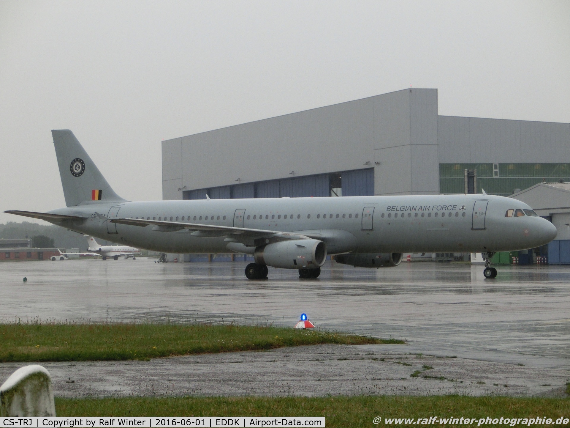 CS-TRJ, 1999 Airbus A321-231 C/N 1004, Airbus A321-231 _ 5K HFY Hi Fly opf Belgian Air Force - 1004 - CS-TRJ - 01.06.2016 - CGN