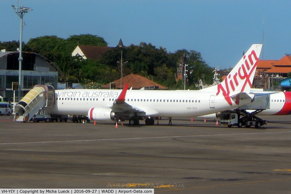 VH-YIY, 2015 Boeing 737-8FE C/N 40701, At Denpasar