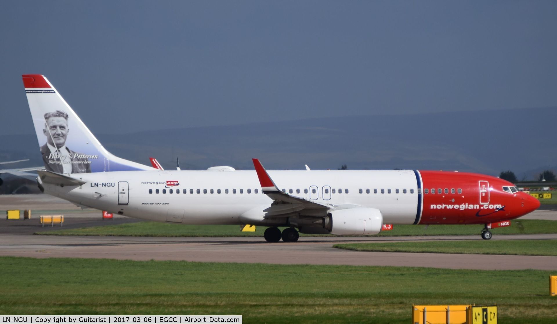 LN-NGU, 2014 Boeing 737-8JP C/N 39030, At Manchester