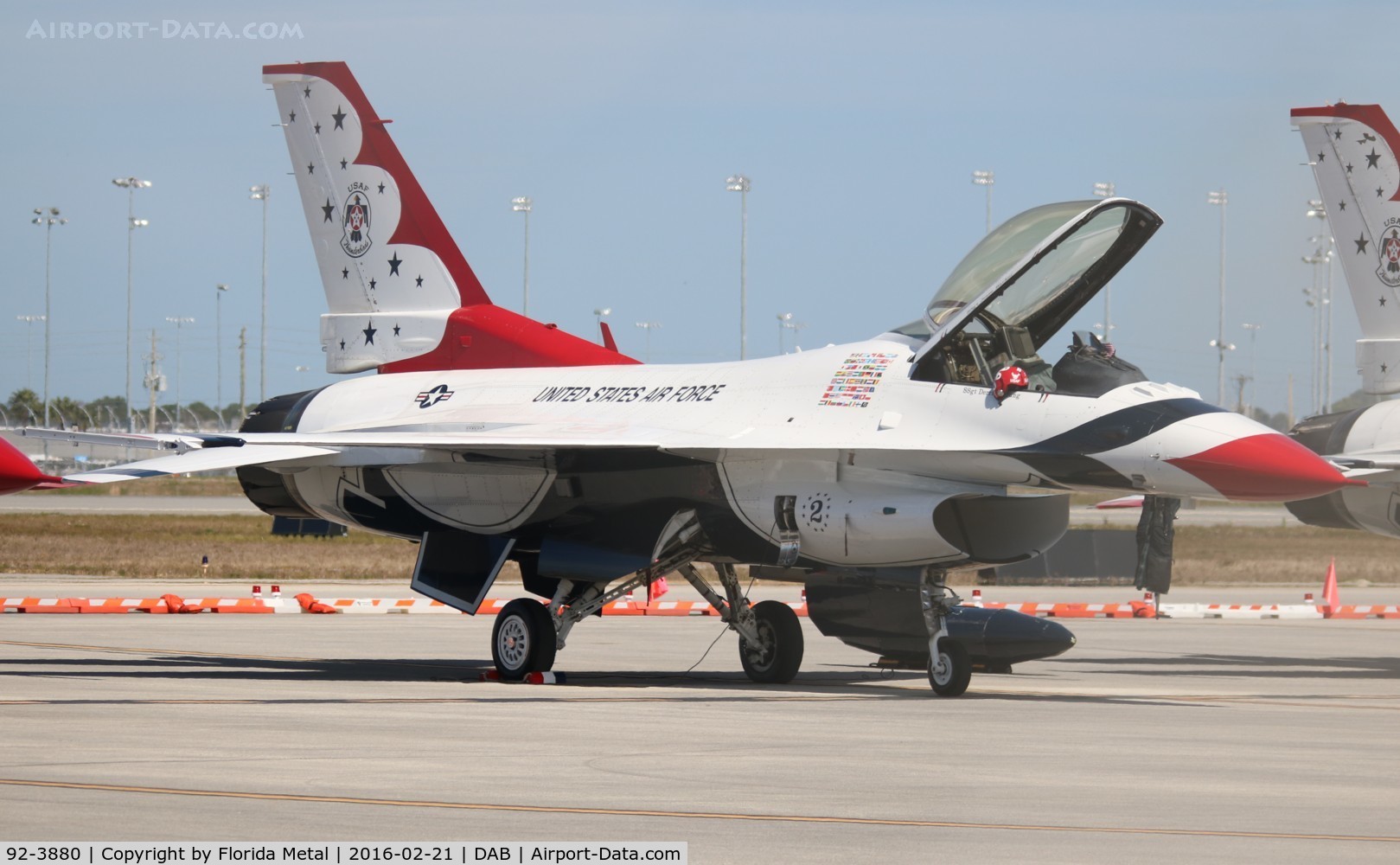 92-3880, 1992 General Dynamics F-16CJ Fighting Falcon C/N CC-122, Thunderbirds
