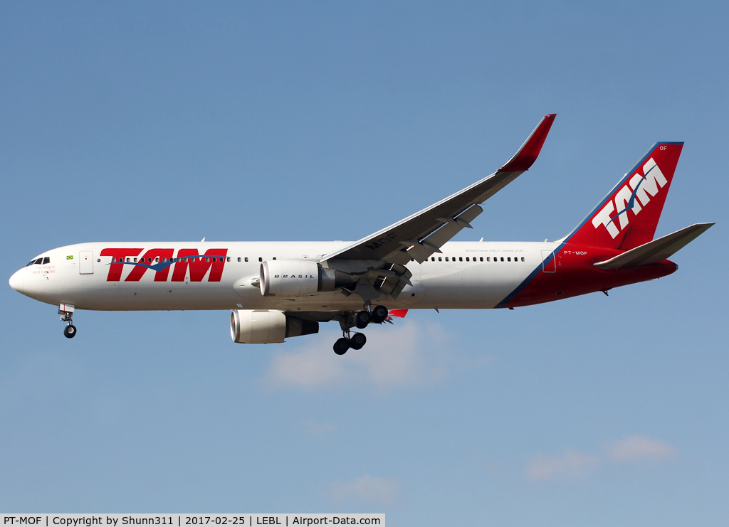 PT-MOF, 2013 Boeing 767-316/ER C/N 41997, Landing rwy 25R