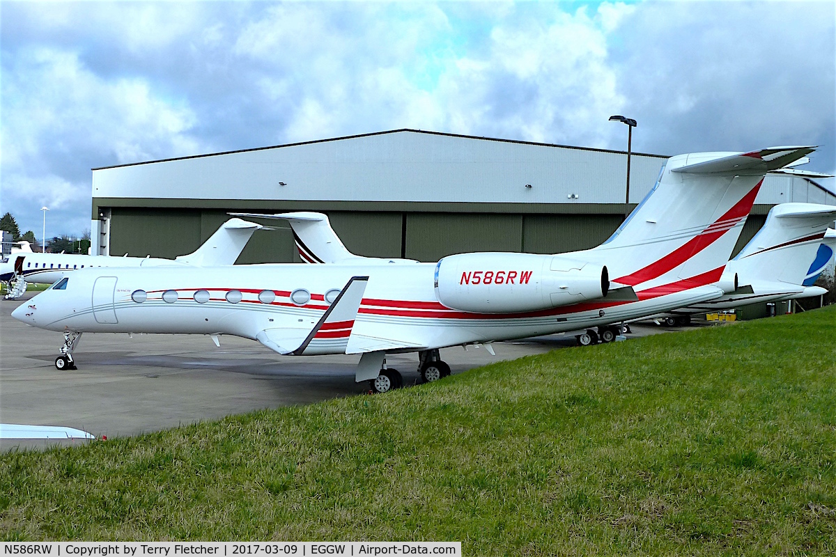 N586RW, 2013 Gulfstream Aerospace GV-SP (G550) C/N 5448, At Luton Airport