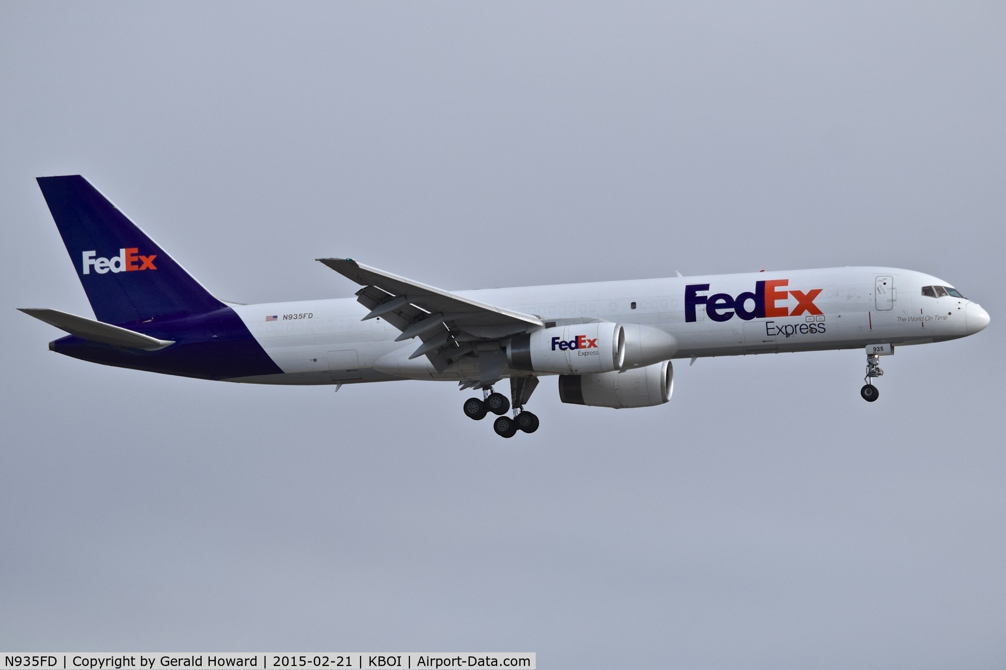 N935FD, 1983 Boeing 757-2T7 C/N 22780, Landing RWY 10L.