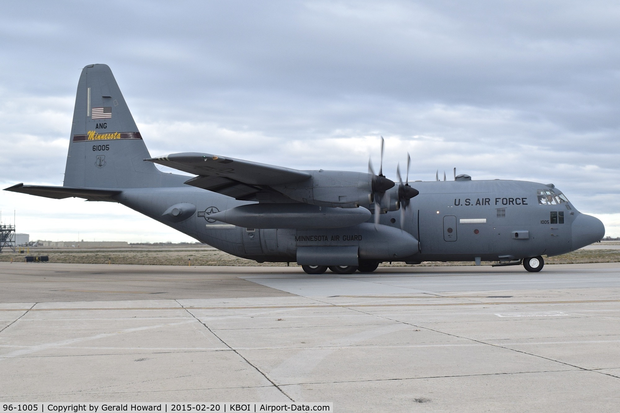 96-1005, 1996 Lockheed C-130H Hercules C/N 382-5425, Minnesota ANG taxiing to Bravo and RWY 28L.