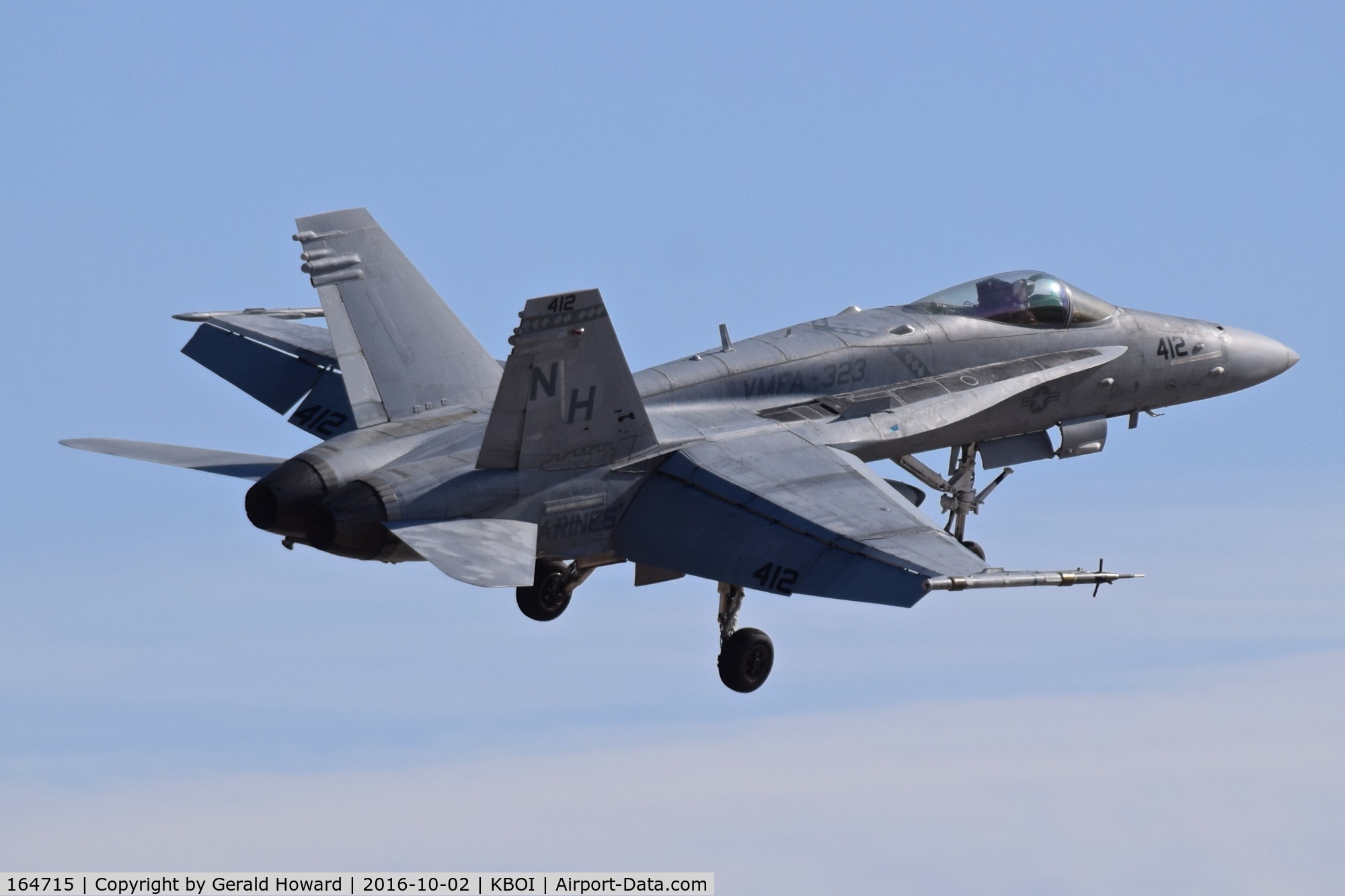 164715, McDonnell Douglas F/A-18C Hornet C/N 1160/C318, Go around on RWY 10R.   VMFA-323 “Death Rattlers”, 3rd MAW, MAG-11, MCAS Miramar, CA.