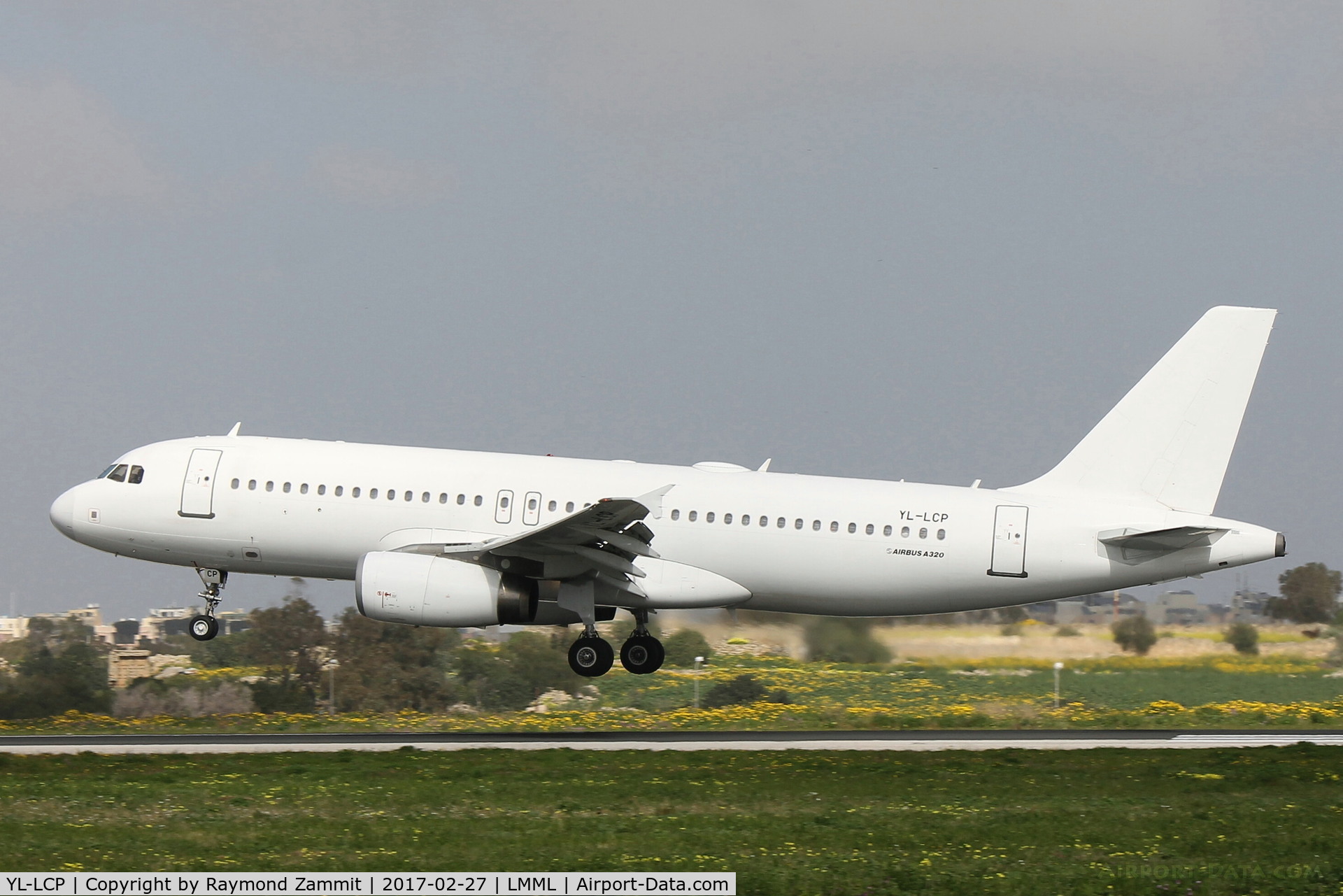 YL-LCP, 2008 Airbus A320-232 C/N 1823, A320 YL-LCP SmartLynx
