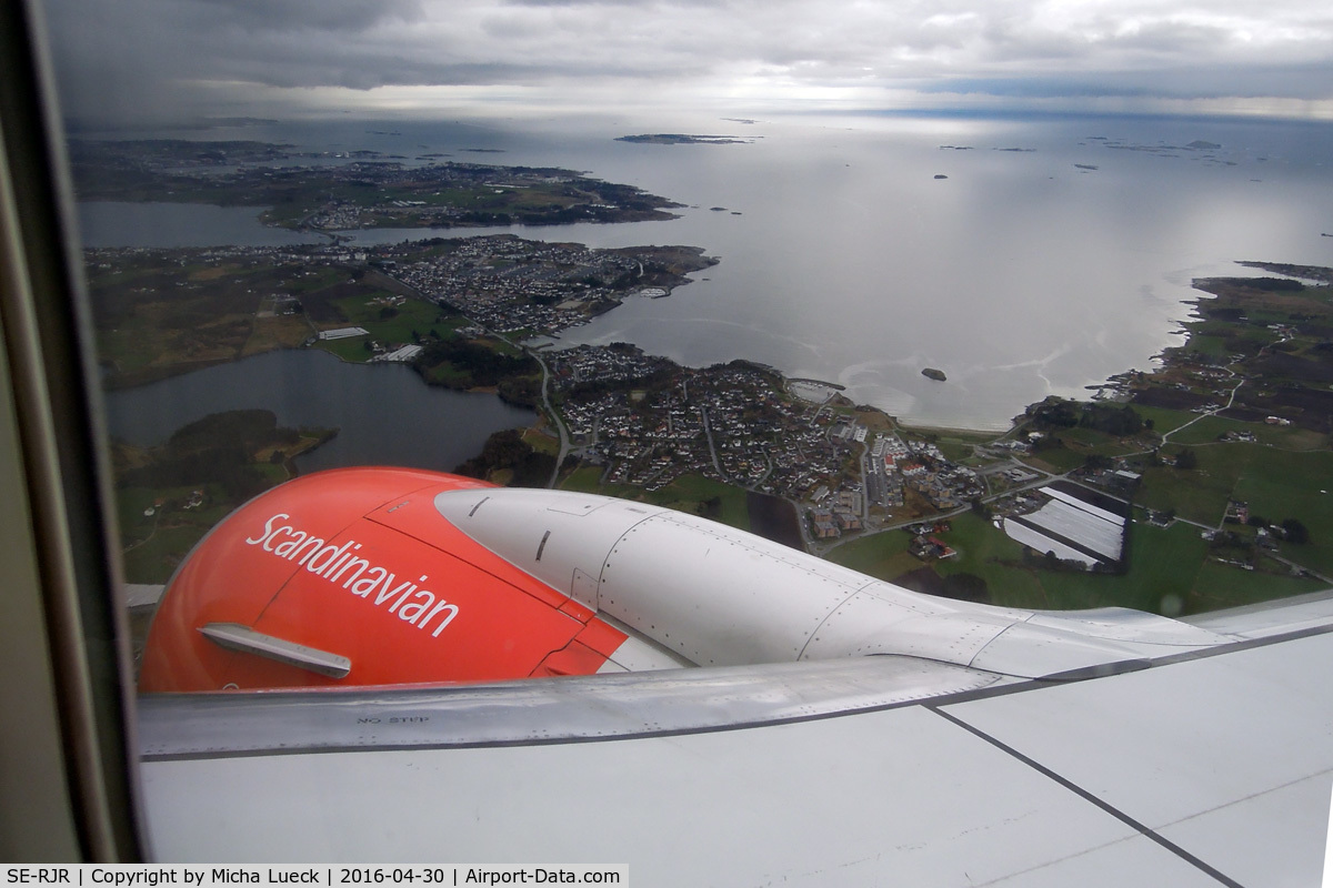 SE-RJR, 2004 Boeing 737-76N C/N 33420, On apporach to Stavanger Sola (OSL-SVG)