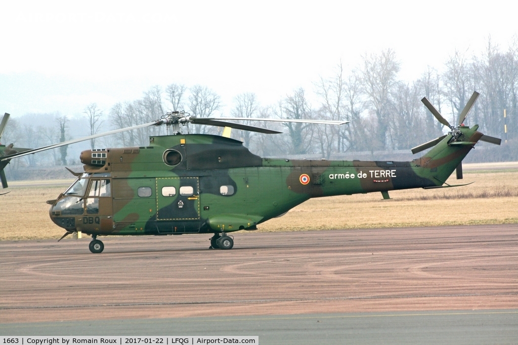 1663, Aérospatiale SA-330B Puma C/N 1663, Parked