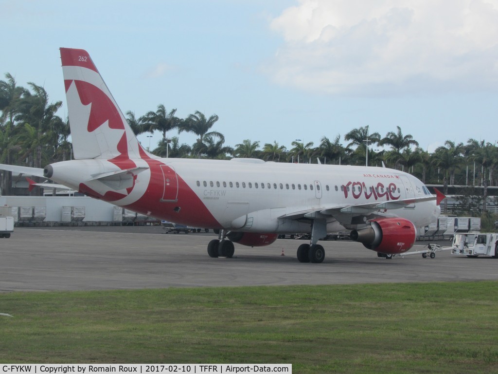 C-FYKW, 1997 Airbus A319-114 C/N 695, Parked
