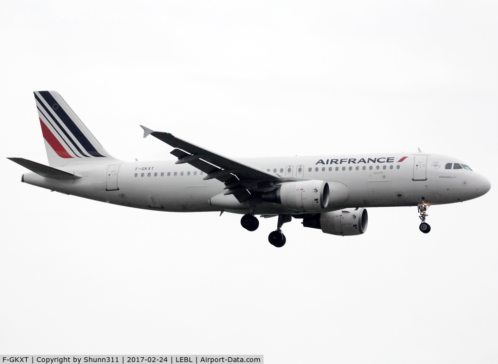 F-GKXT, 2009 Airbus A320-214 C/N 3859, Landing rwy 25R in modified new c/s