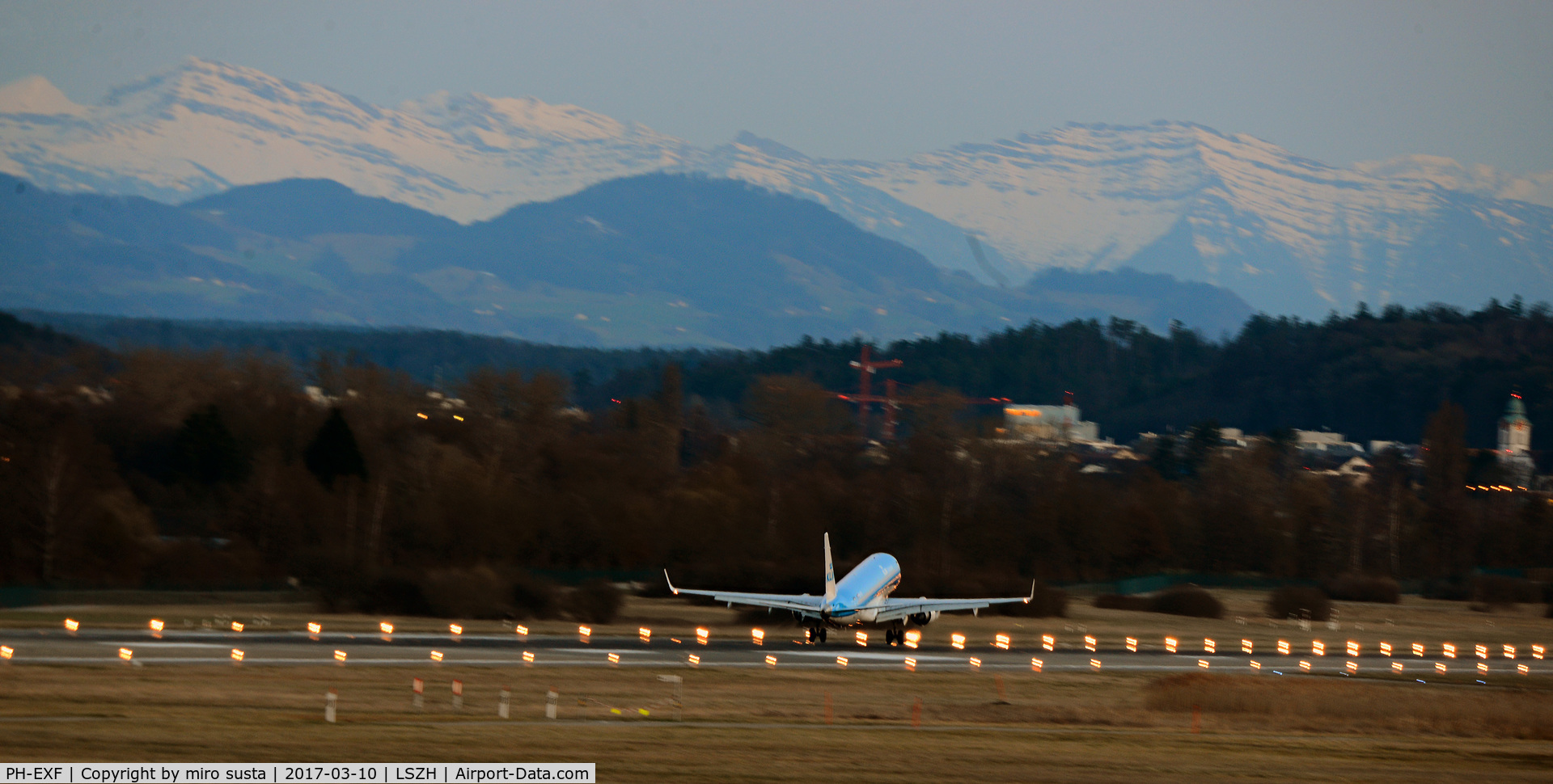 PH-EXF, 2015 Embraer 190STD (ERJ-190-100) C/N 19000690, KLM Cityhopper Embraer ERJ-190-100 airplane landing at Zurich-Kloten International Airport in Switzerland