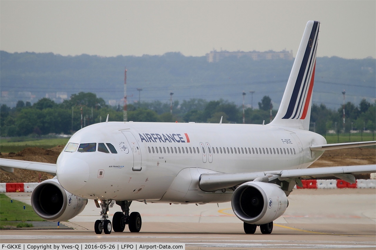 F-GKXE, 2002 Airbus A320-214 C/N 1879, Airbus A320-214, Lining up rwy 08, Paris-Orly airport (LFPO-ORY)