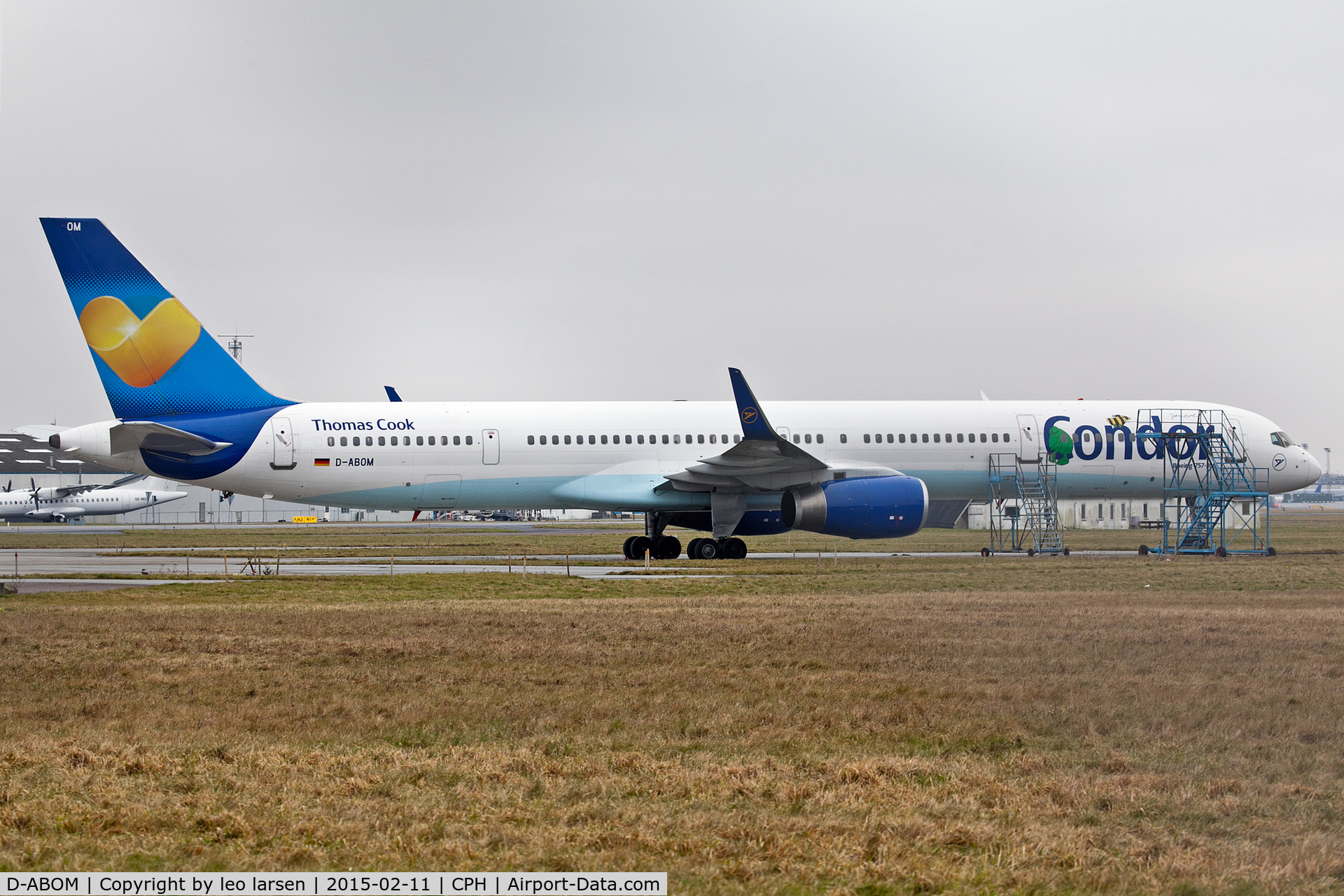 D-ABOM, 2000 Boeing 757-330 C/N 29022, Copenhagen 11.2.2015