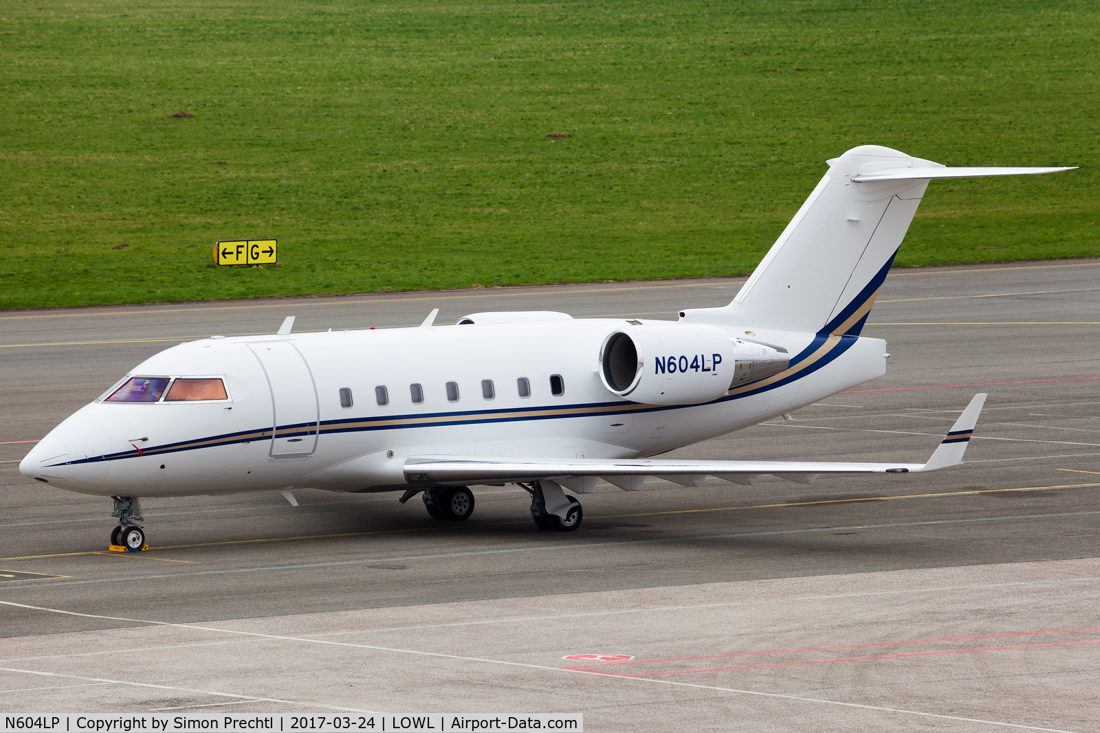 N604LP, 2003 Bombardier Challenger 604 (CL-600-2B16) C/N 5561, N604LP @ Linz Airport