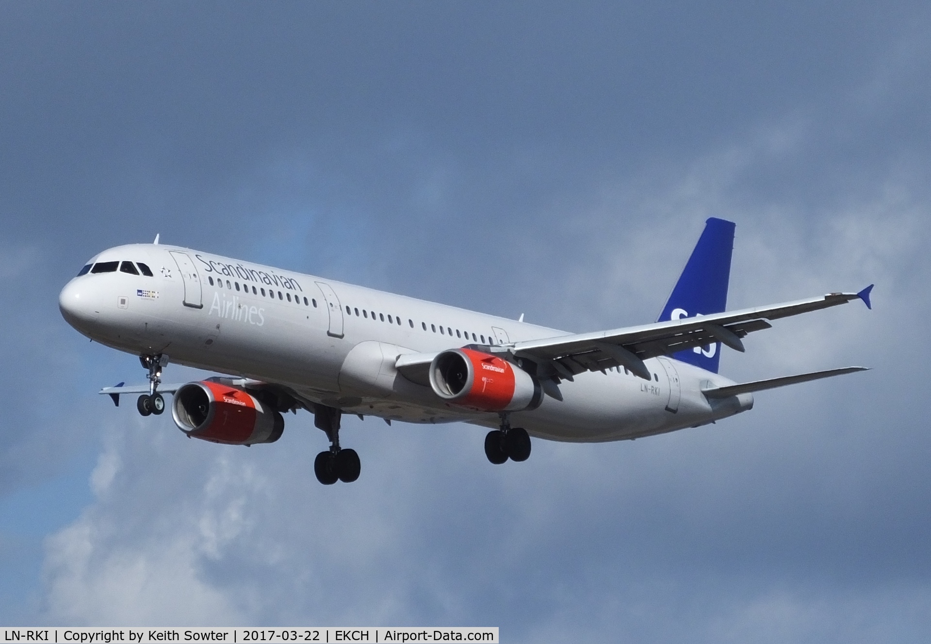 LN-RKI, 2002 Airbus A321-232 C/N 1817, Short finals to land at Copenhagen