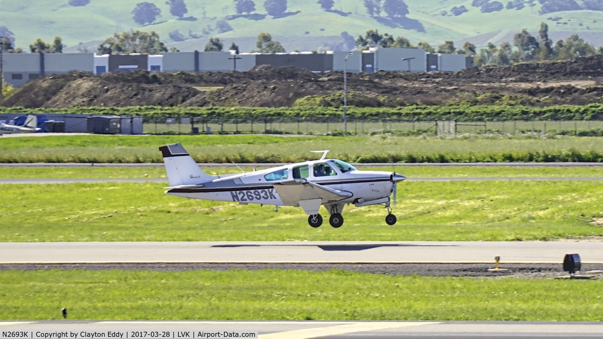N2693K, 1980 Beech F33A Bonanza C/N CE-820, Livermore Airport California 2017.