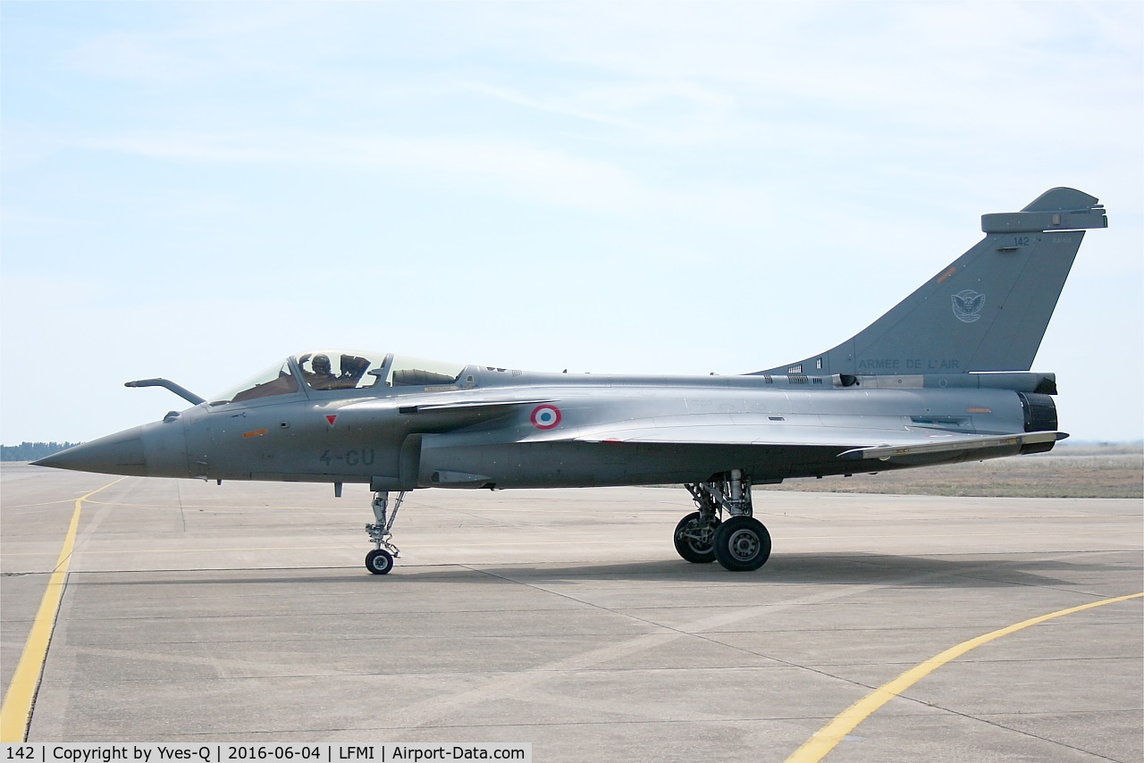142, 2013 Dassault Rafale C C/N 142, Dassault Rafale C, Taxiing to holding point, Istres-Le Tubé Air Base 125 (LFMI-QIE) open day 2016