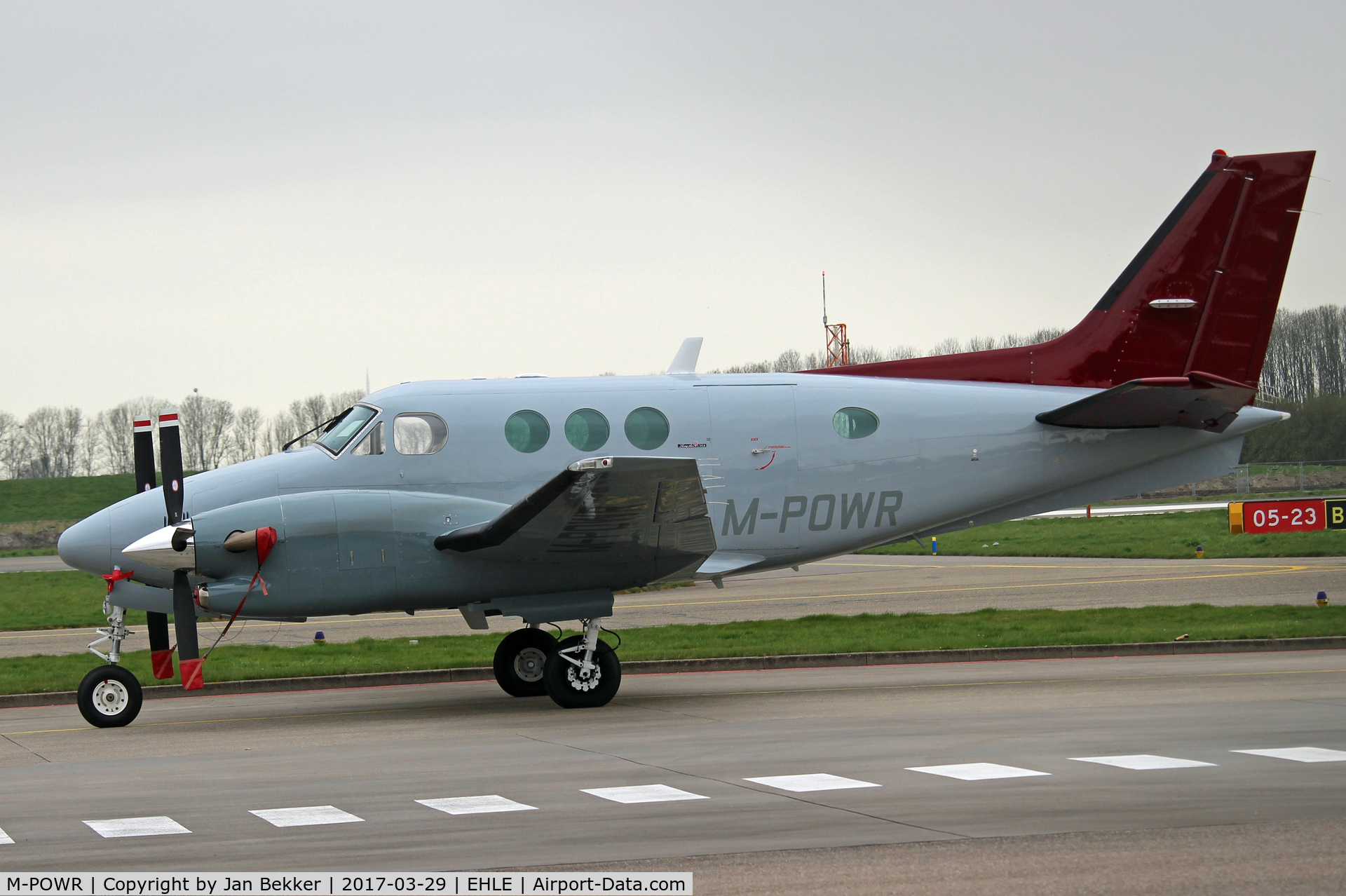 M-POWR, 1990 Beech C90A King Air King Air C/N Lj-1229, Lelystad Airport