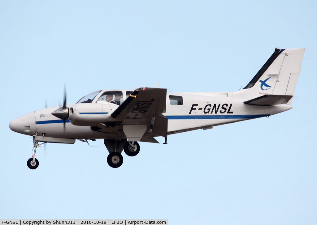 F-GNSL, 2001 Beech 58 Baron C/N TH-2006, Landing rwy 32L
