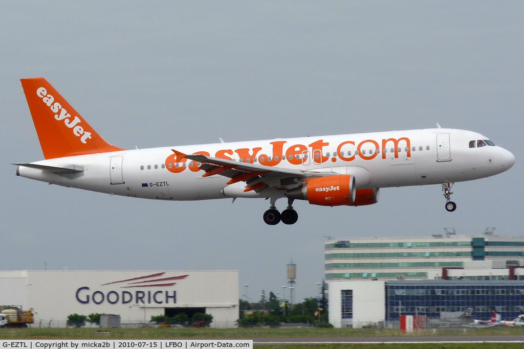 G-EZTL, 2009 Airbus A320-214 C/N 4012, Landing